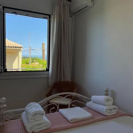 To Patriko Lefkada Cozy Village With Parking Tsoukaládhes